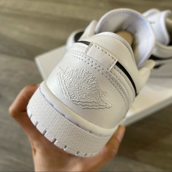 Air Jordan 1 Low women’s Panda - Picture 5 of 9